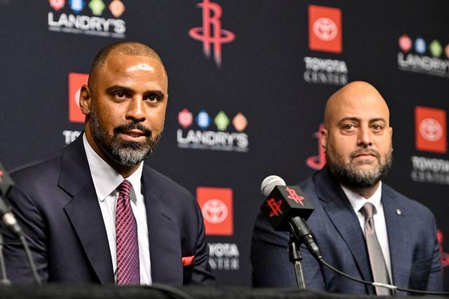 230427094147-01-ime-udoka-houston-rockets.jpg
